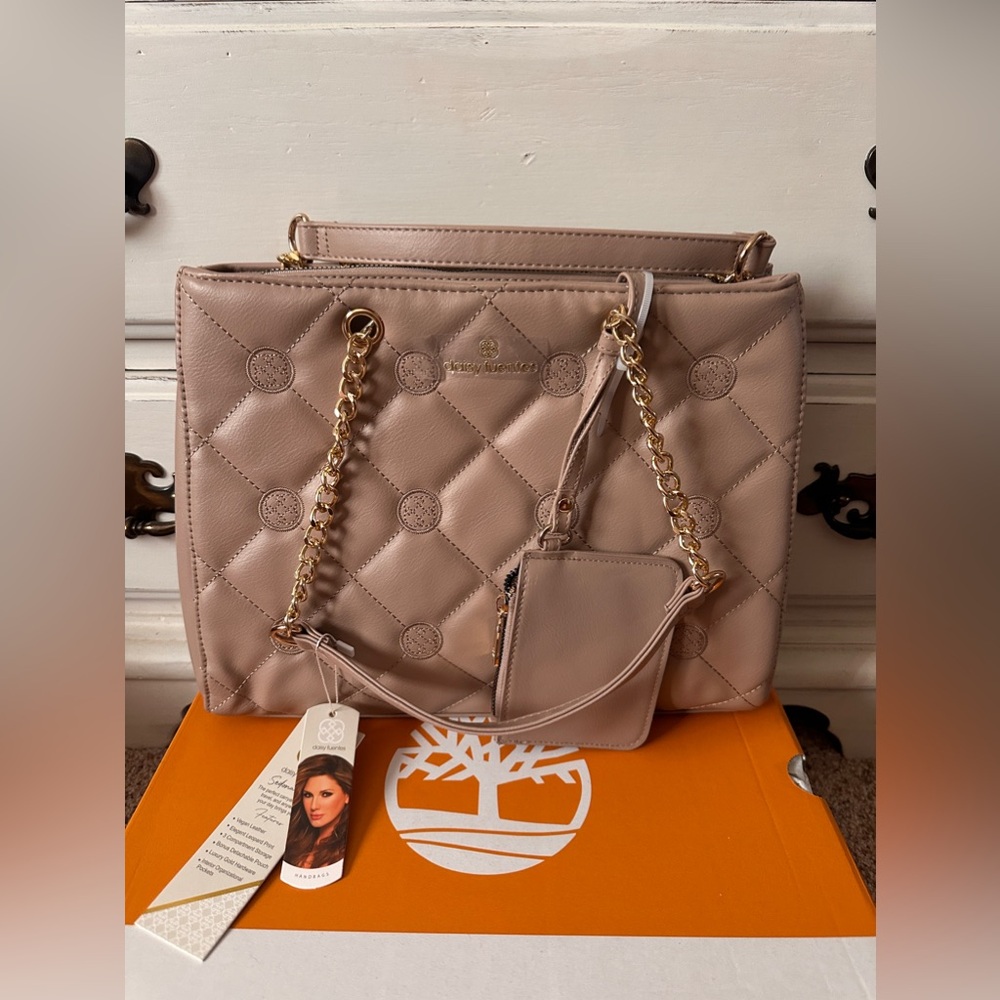 Daisy Fuentes handbag